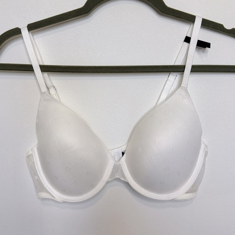 New DKNY white lace Size 34B bra